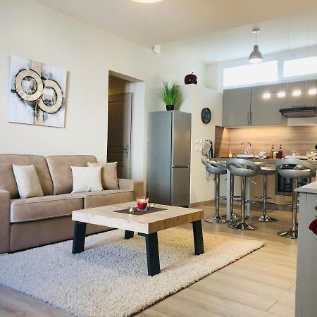 Apartamento Les Volets Rouges Cavaillon Exterior foto